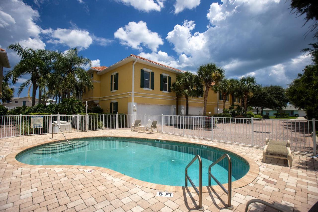 Luxury Cearra Del Ray Townhome Seconds To 2-car Garage *