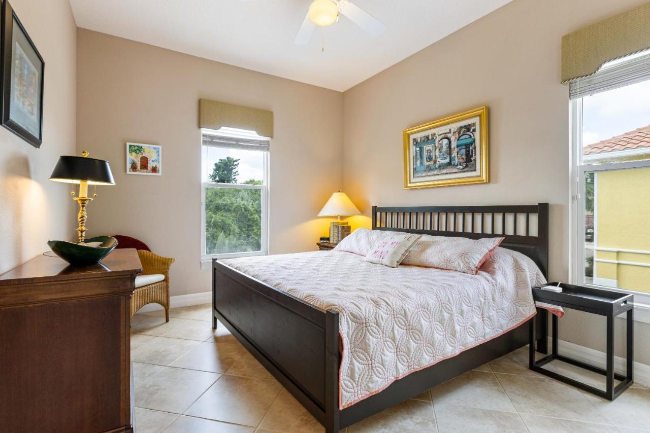 Villa Luxury Cearra Del Ray Townhome Seconds To 2-car Garage *