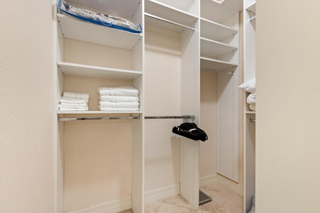 Luxury Cearra Del Ray Townhome Seconds To 2-car Garage Villa