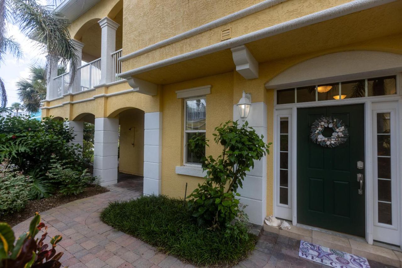 Villa Luxury Cearra Del Ray Townhome Seconds To 2-car Garage *