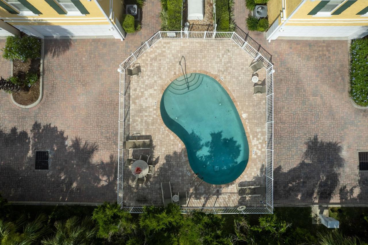 Villa Luxury Cearra Del Ray Townhome Seconds To 2-car Garage New Smyrna Beach