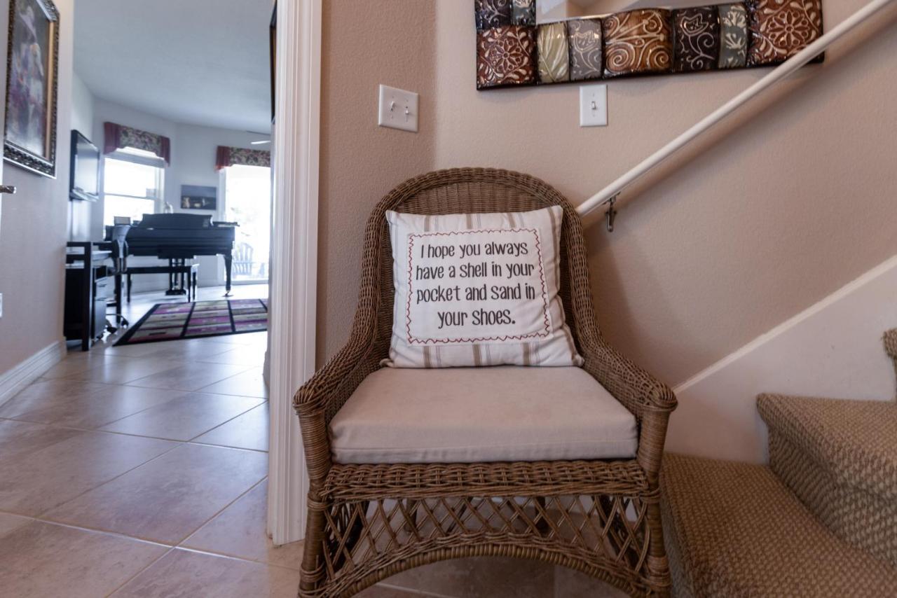 Luxury Cearra Del Ray Townhome Seconds To 2-car Garage Villa *