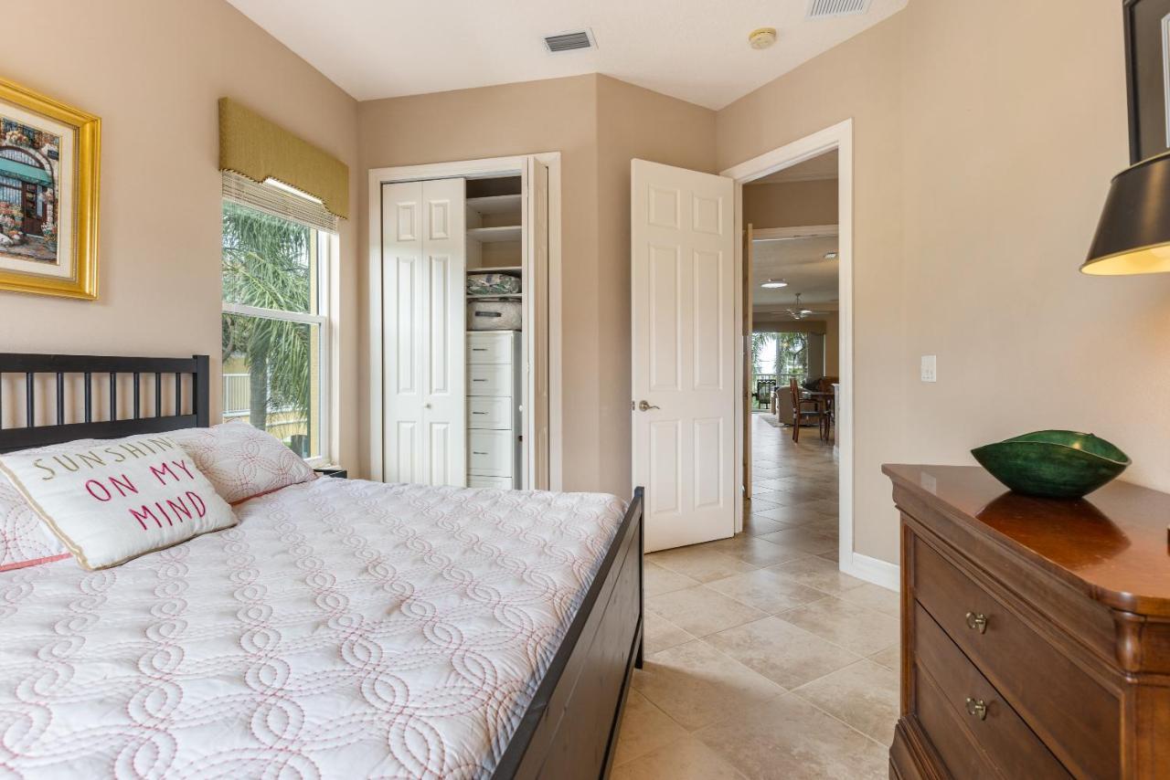 Luxury Cearra Del Ray Townhome Seconds To 2-car Garage Villa