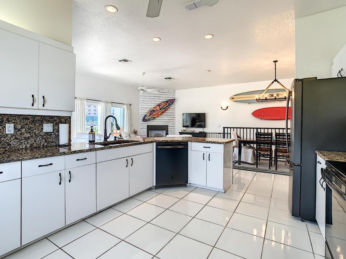Salt Life Pool ~ Ocean Views ~ Walk To Flagler Avenue ~ 604s Holiday home New Smyrna Beach