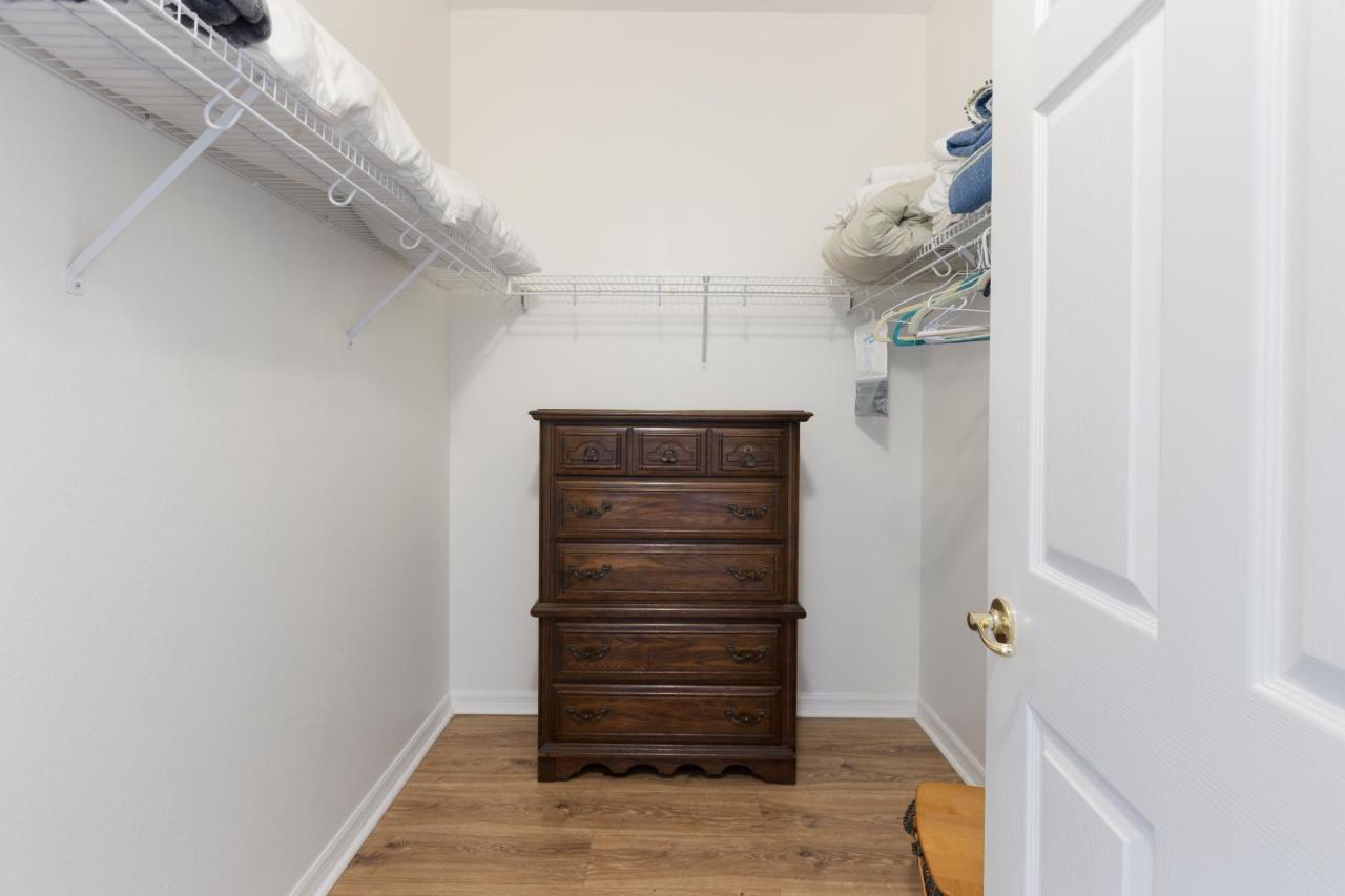 Apartment Relax Near The Pond In Gorgeous 32 Interior Condo. Ow15-504 *