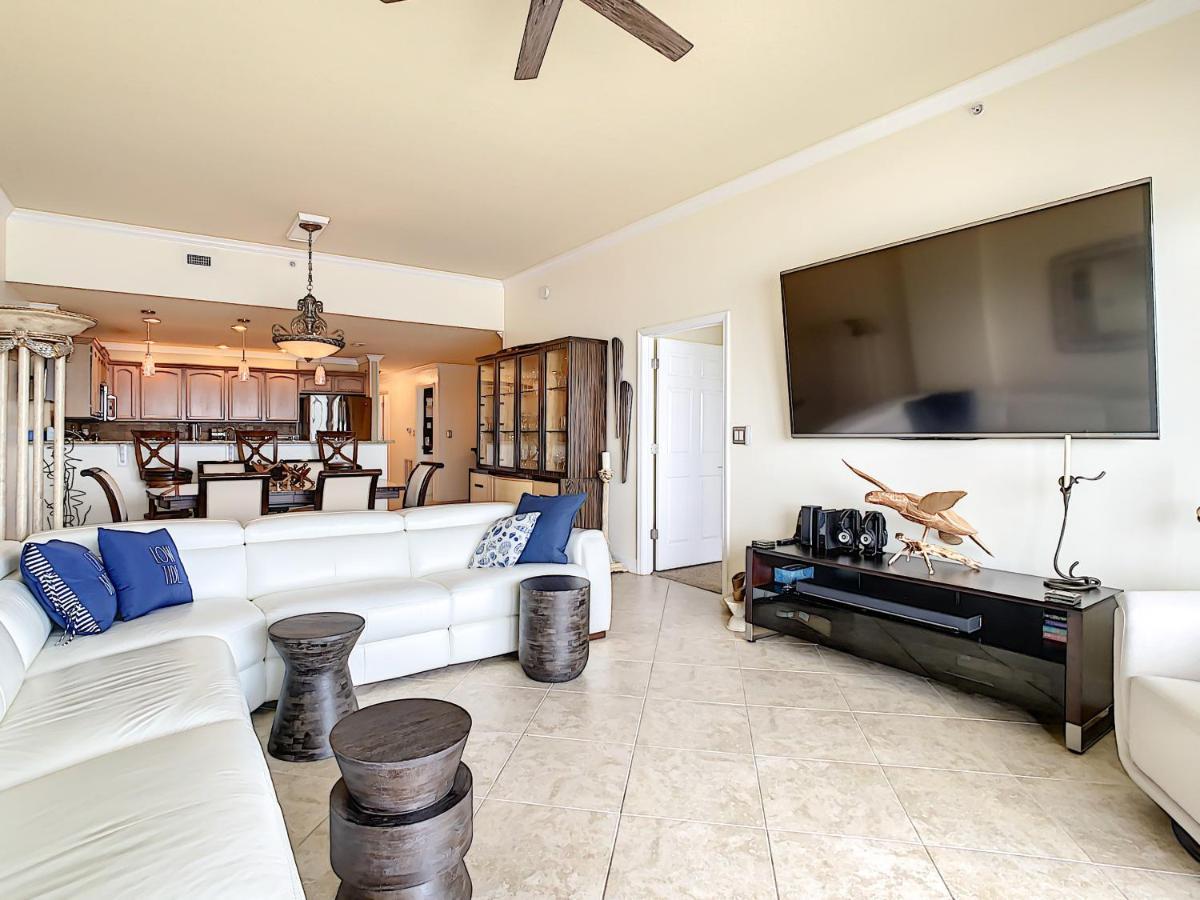 Apartment Luxury Beachfront Malibu On 7th Floor ~ Close To Shopping Dining ~ Malibu 703