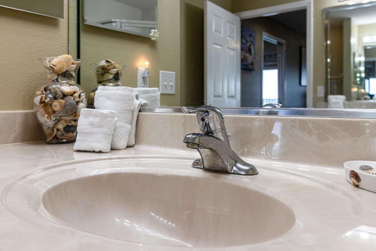 Estuary Views Close To Pool Amenities Walk To 9-505 Holiday home *