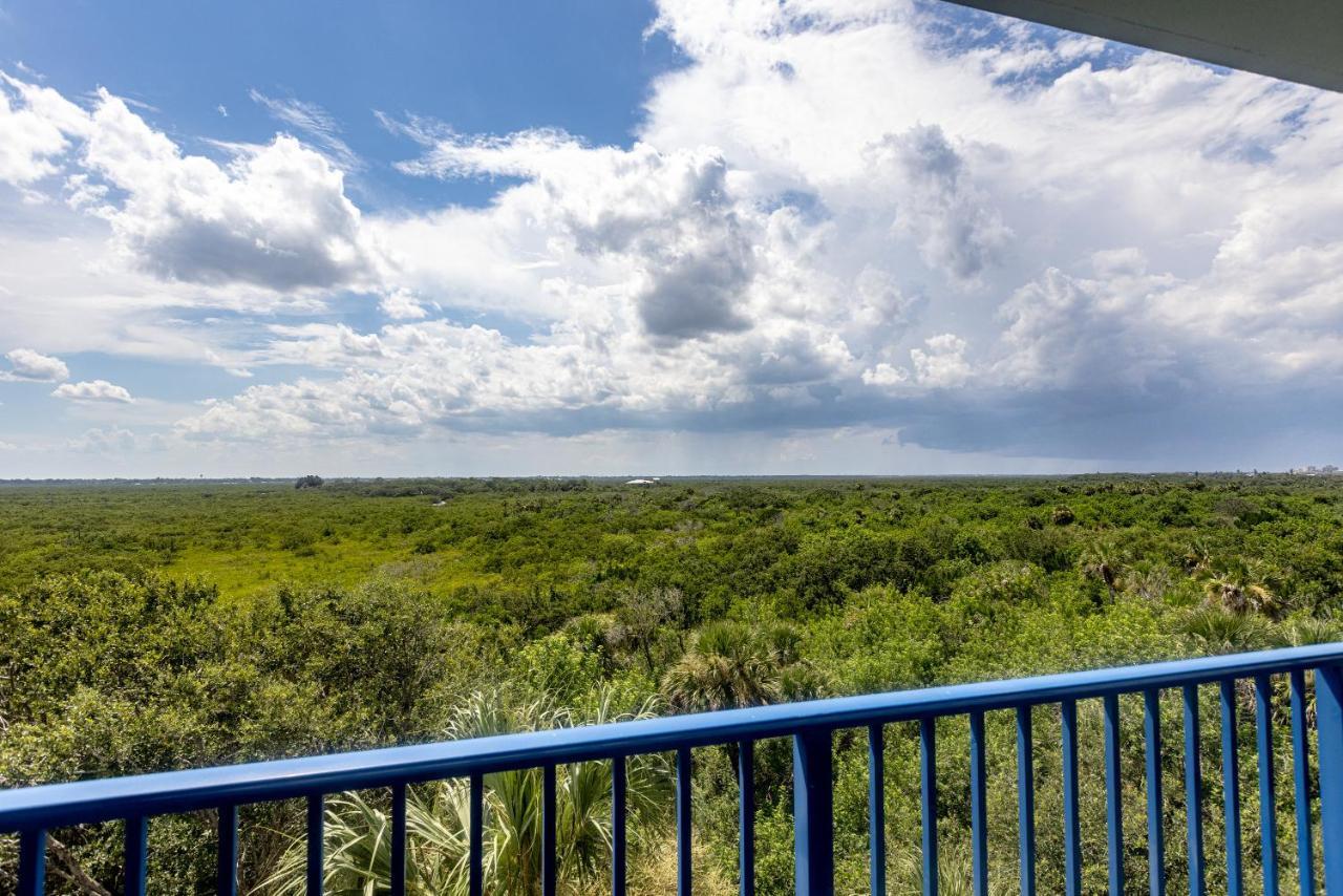 Estuary Views Close To Pool Amenities Walk To 9-505 Holiday home New Smyrna Beach