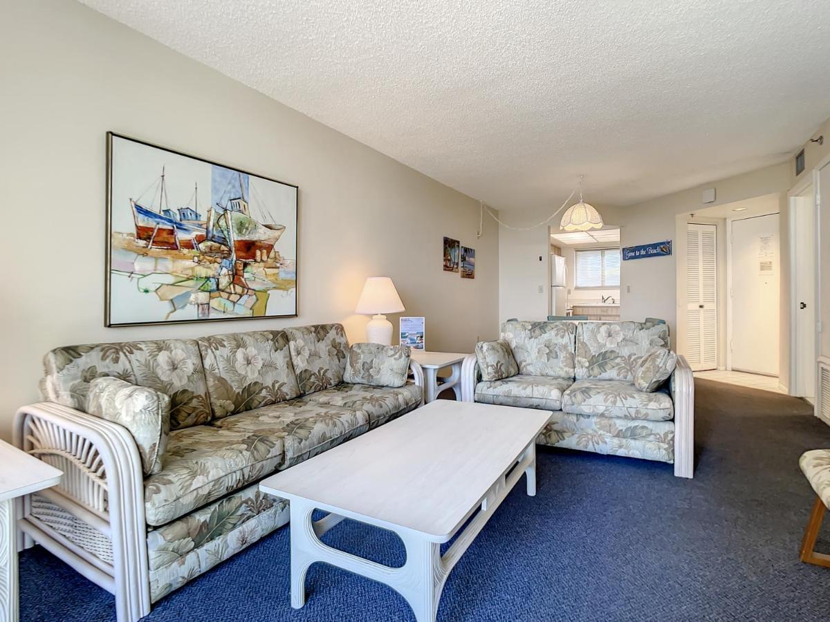 Apartment Ocean View With A Beachfront Pool At Ocean Trillium ~ 102