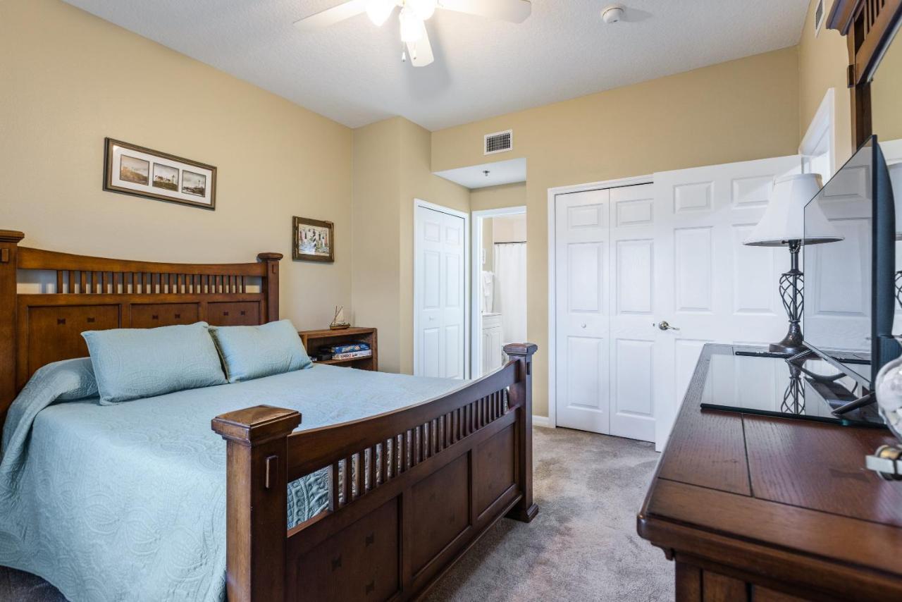 Estuary Views Close To Pool Amenities Walk To 9-505 Holiday home *