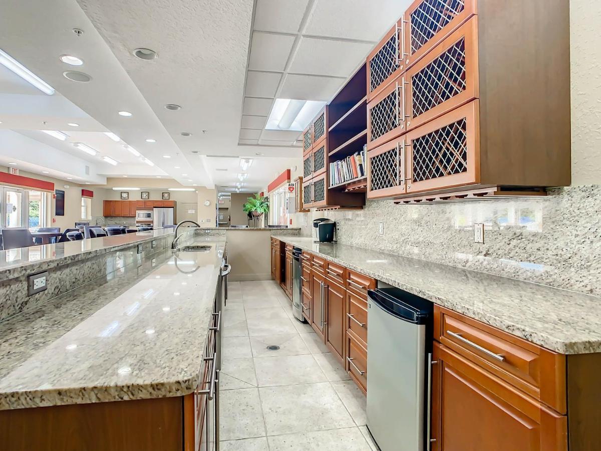 Delightful Modern Coastal Themed 32 In Oceanwalk. ~ow3-303 Apartment