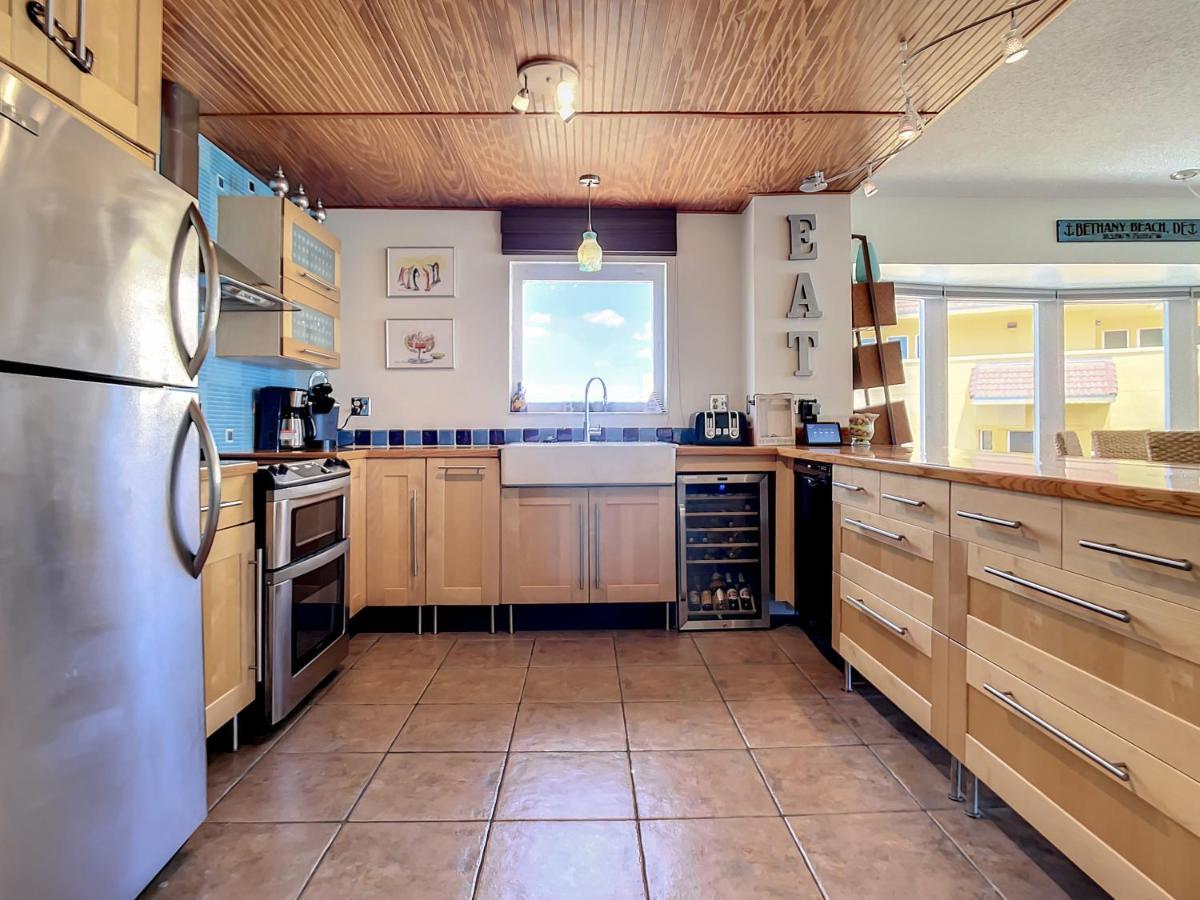 Apartment Sea Forever Beachfront Golden Arms 501 ~ Walk To Shopping Dining Night Life On Flagler Ave. *