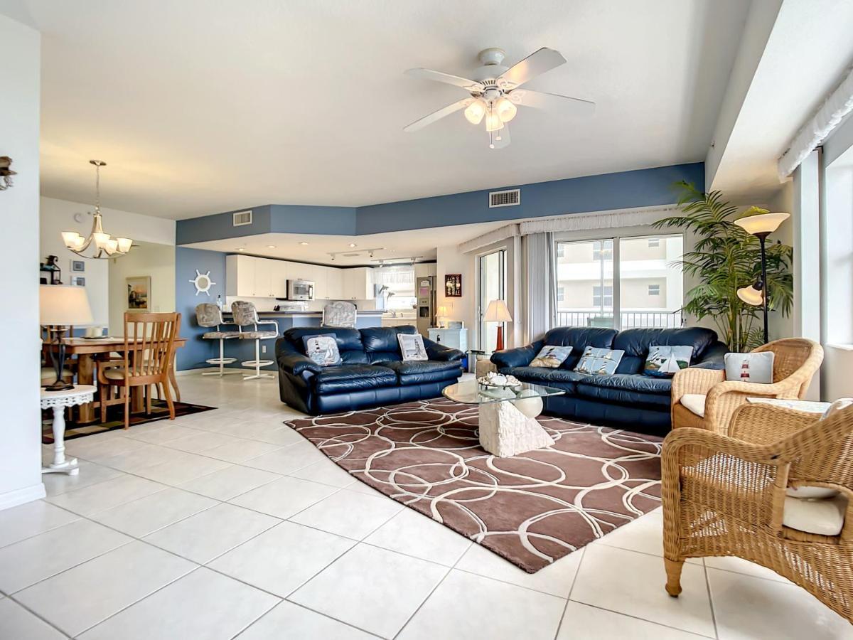 Beautiful 3 Bedroom 2 Bath With Breath Taking Views Of The Ocean. Ow1-407 New Smyrna Beach