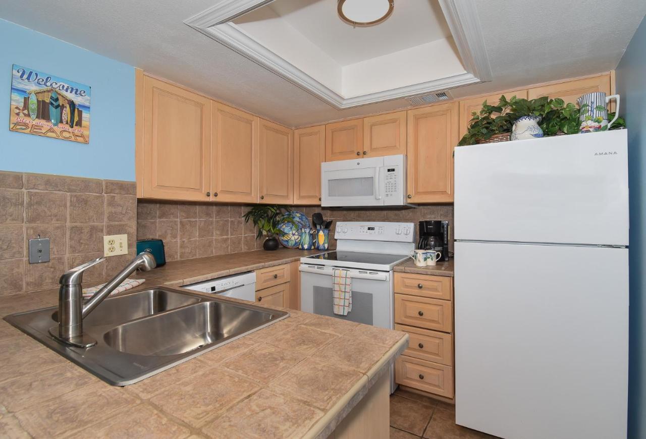 Beachfront Palm House - Walk Right Out To The Pool Access - Ph1b New Smyrna Beach