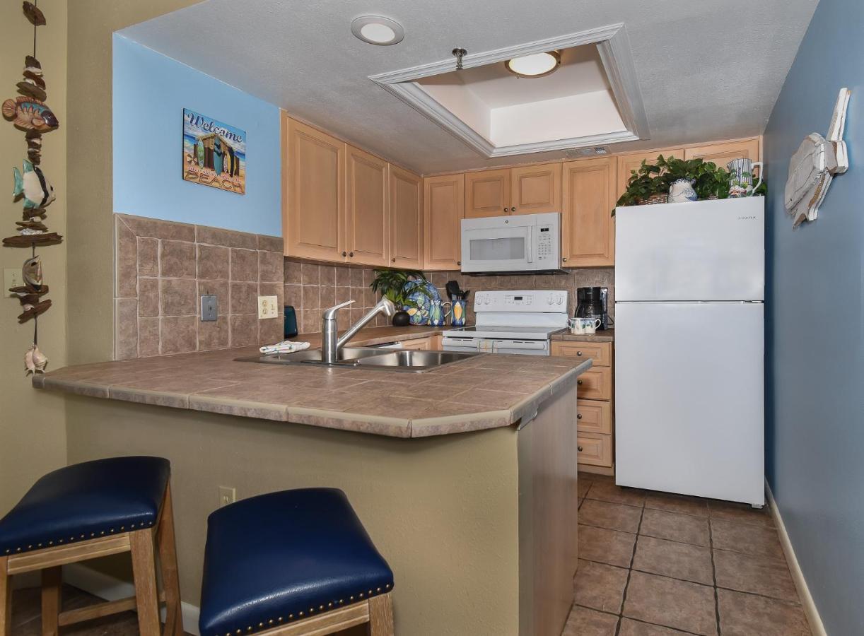 Beachfront Palm House - Walk Right Out To The Pool Access - Ph1b *