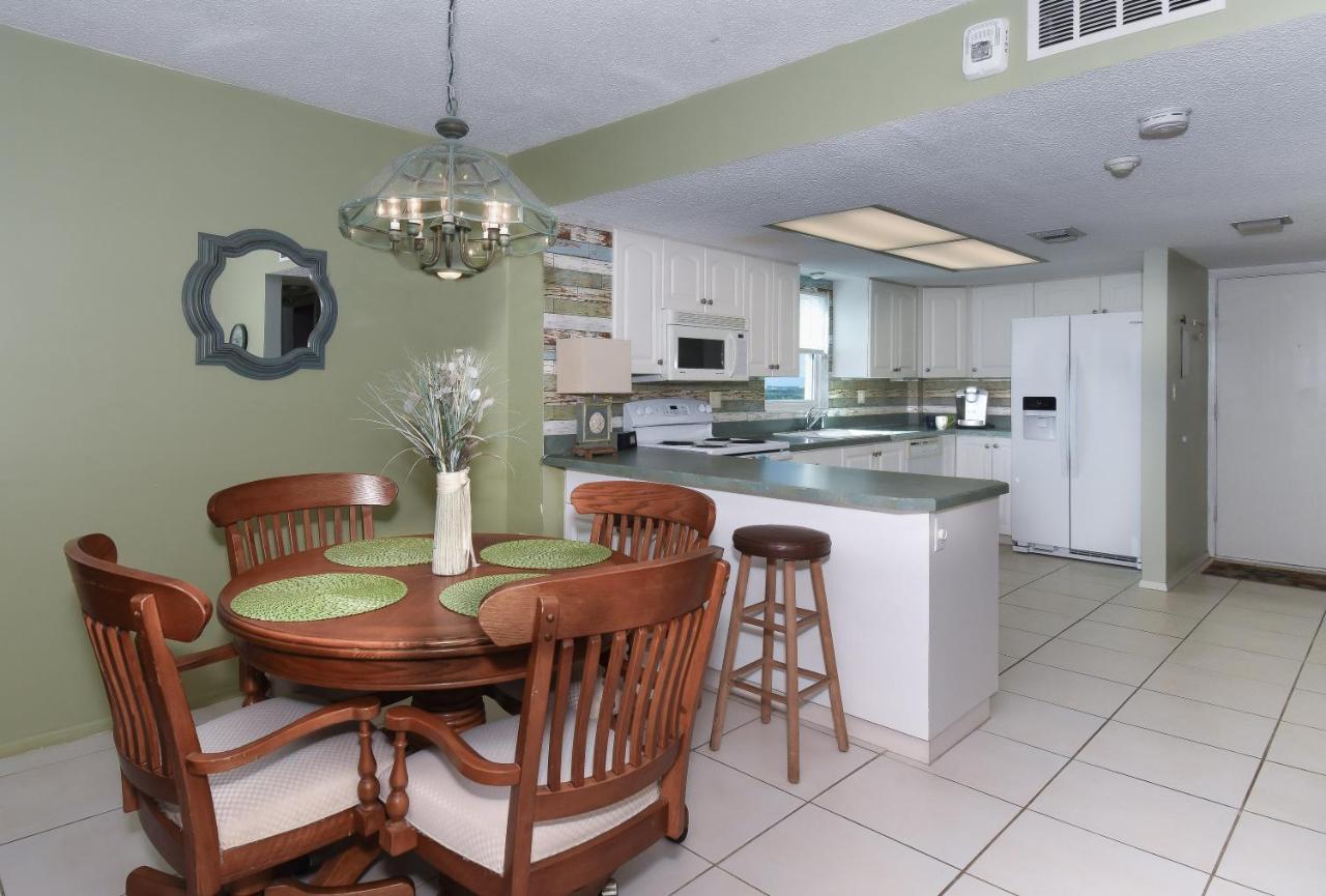 Apartment Pt608 - Family Friendly Beachfront 22 - Walk To Shoppingdining *