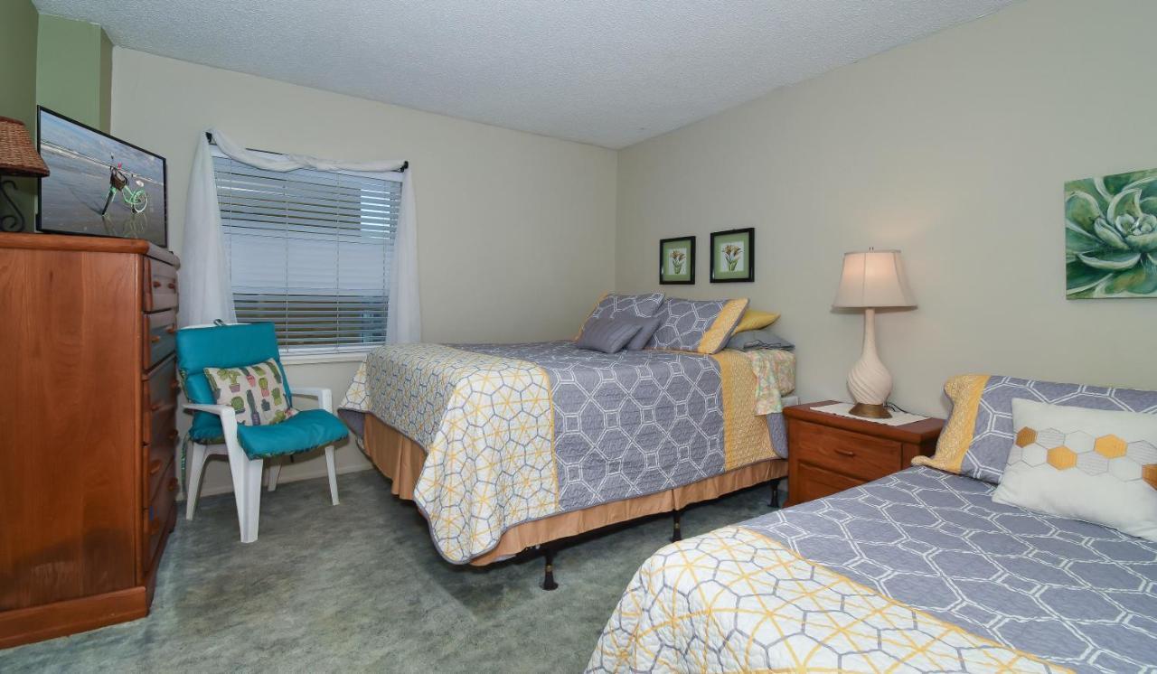 Pt608 - Family Friendly Beachfront 22 - Walk To Shoppingdining *