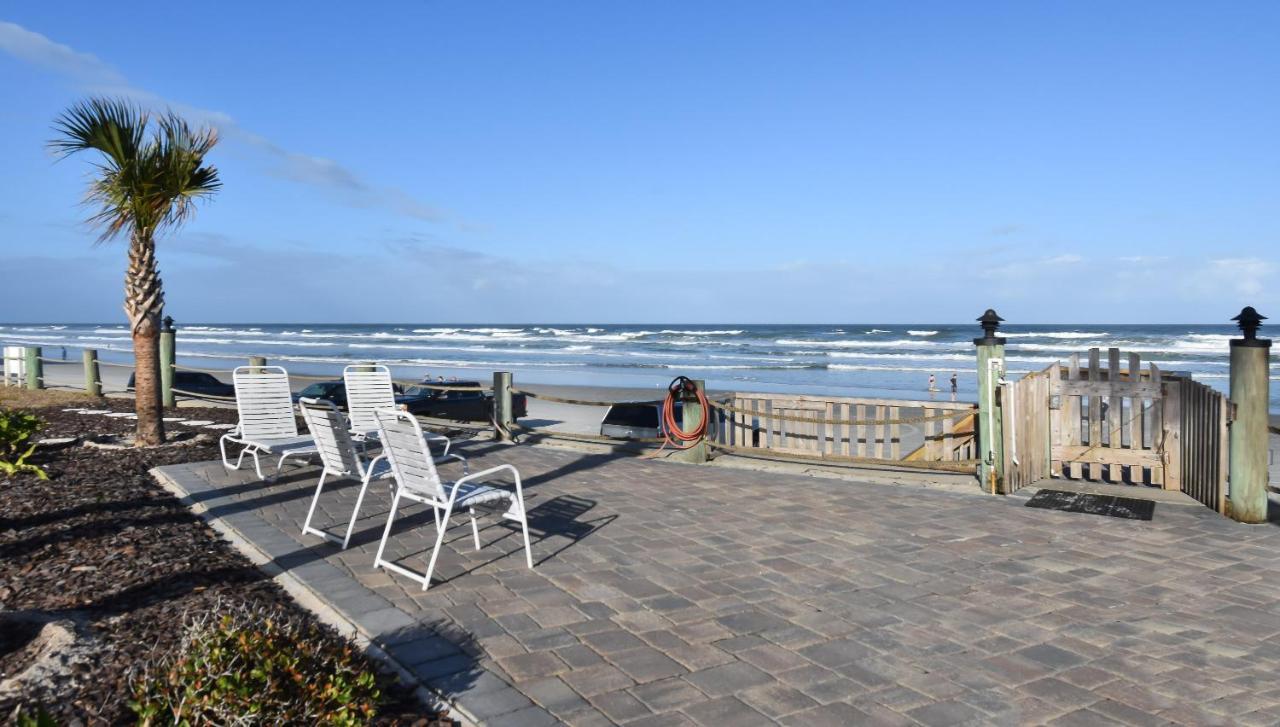 Ocean View Overlooks The Pool Ocean ~ Chateau By The Sea - 23b New Smyrna Beach