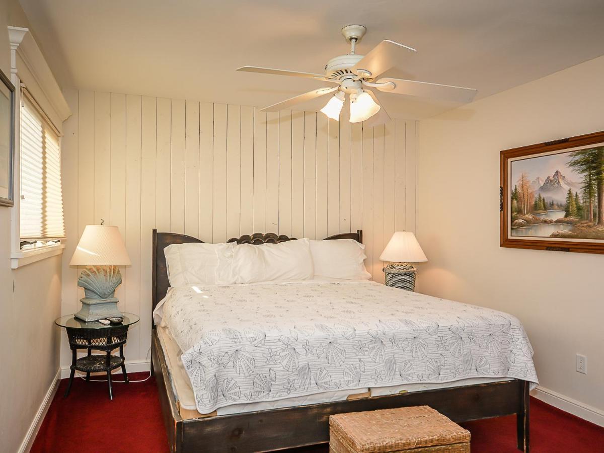 Holiday home Large Beachfront Deck On Car Free - 5747 S. Atlantic *