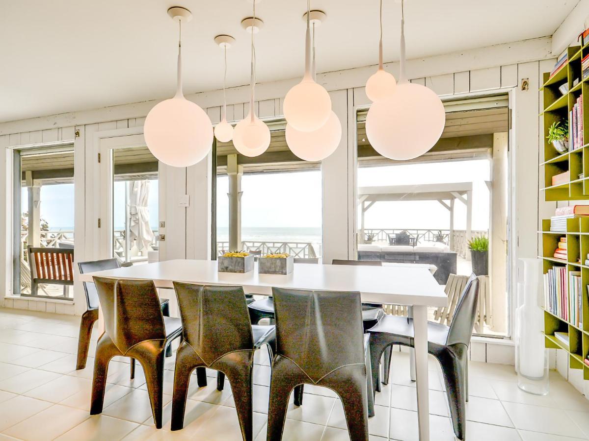 Gorgeous Direct Oceanfront Endless Summer Cottage. 6877s Holiday home
