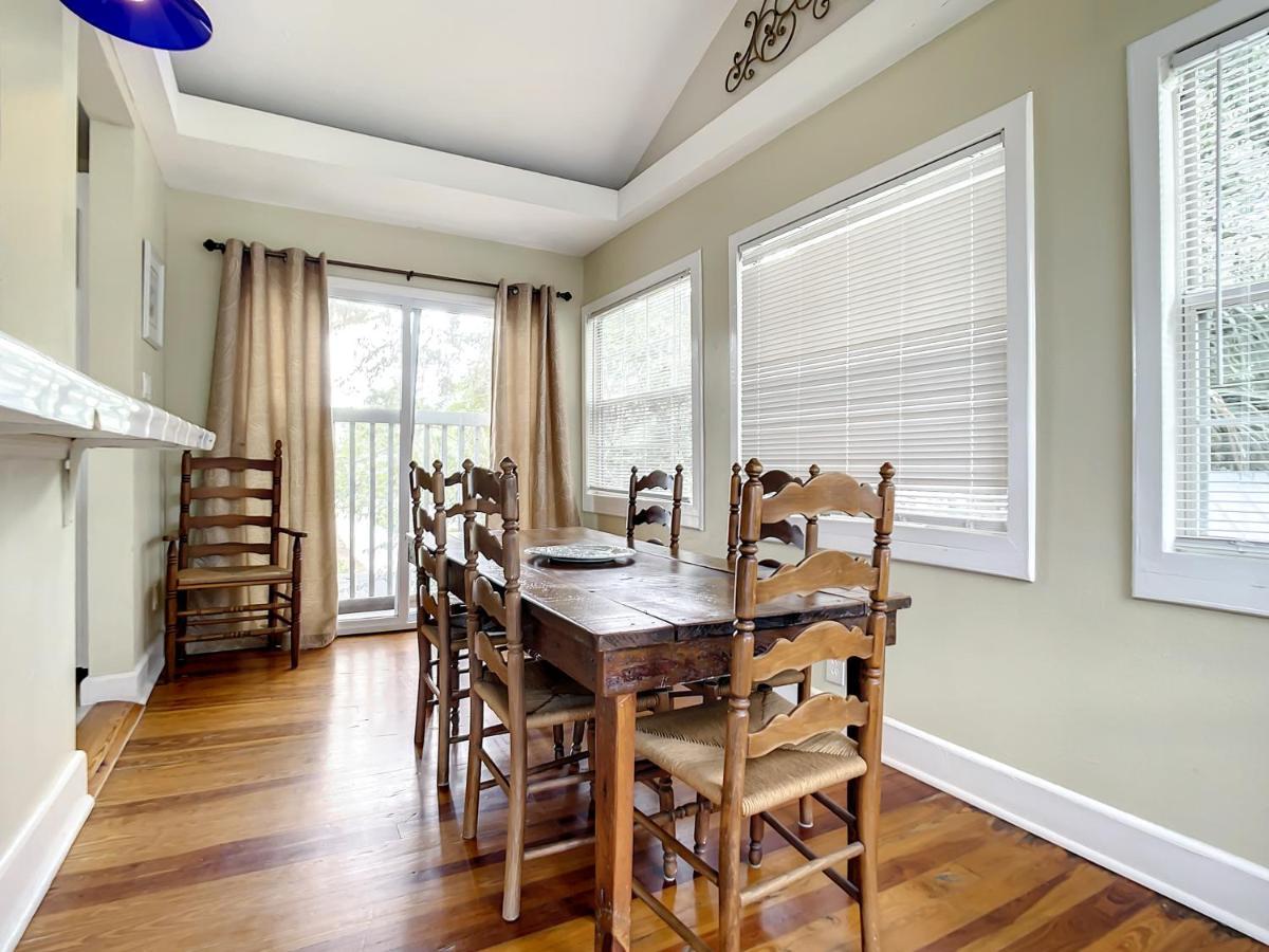 Charming Carriage House Near Historic Canal Street Minutes To The