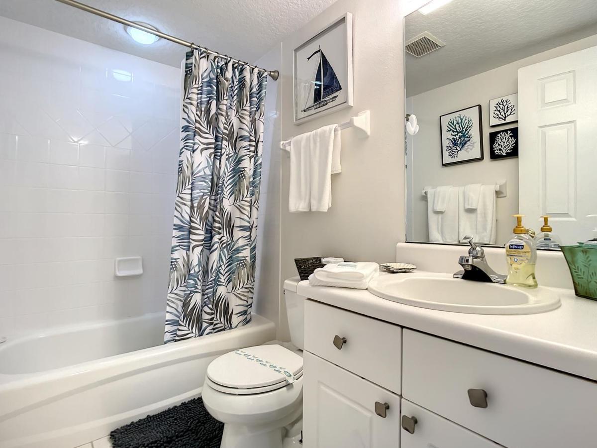 Take In These Beautiful Views Of The Ocean In Gorgeous 22 Condo. Ow1-302 New Smyrna Beach