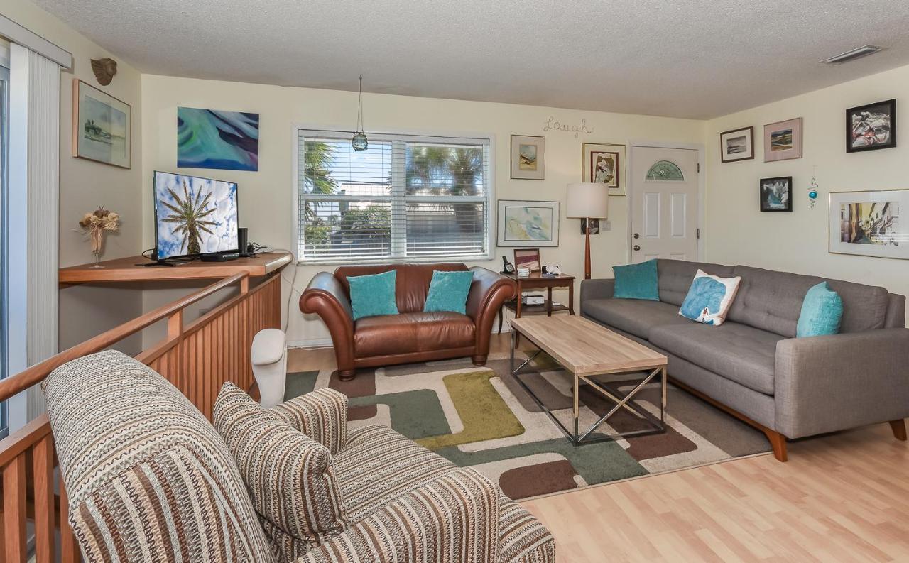 The Artist House- Beachfront - 6298s *