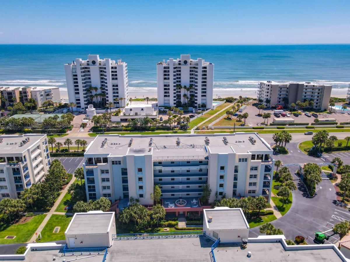 Set Sail In Beautiful Coastal Themed 32 With Gorgeous Ocean Views Ow13-305