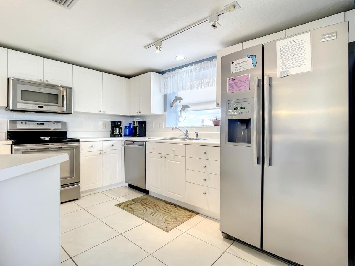 Apartment Beautiful 3 Bedroom 2 Bath With Breath Taking Views Of The Ocean. Ow1-407