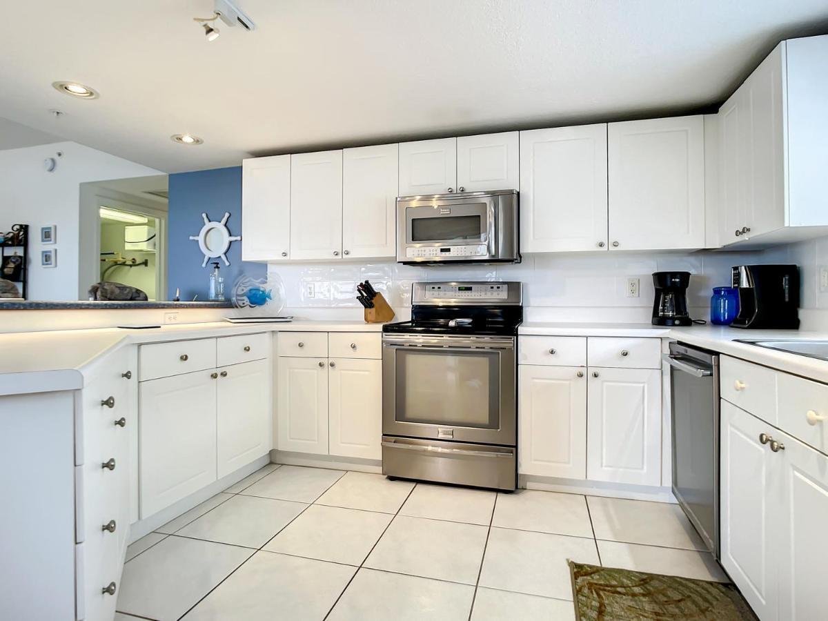 Beautiful 3 Bedroom 2 Bath With Breath Taking Views Of The Ocean. Ow1-407 *