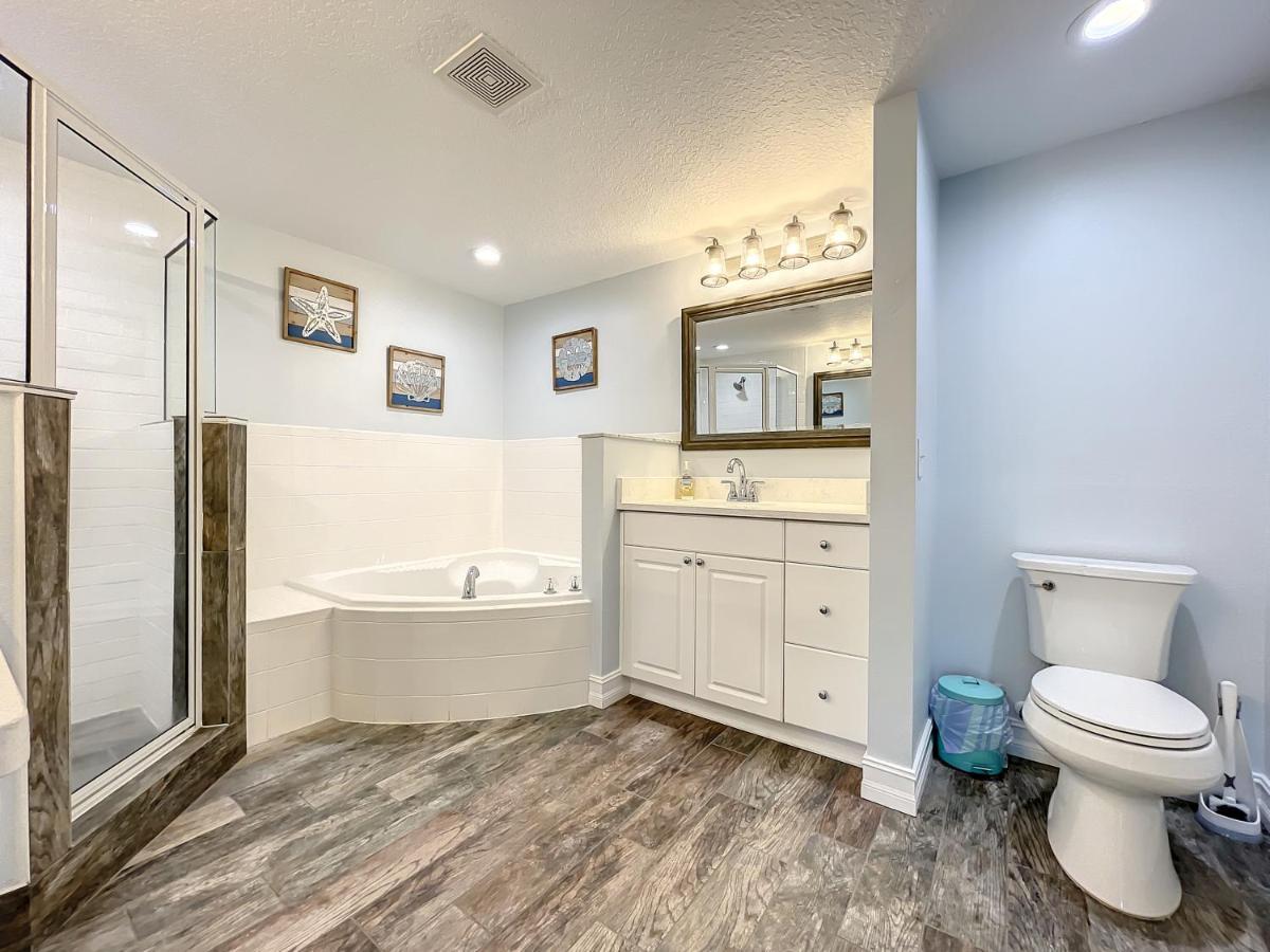 Delightful Modern Coastal Themed 32 In Oceanwalk. ~ow3-303