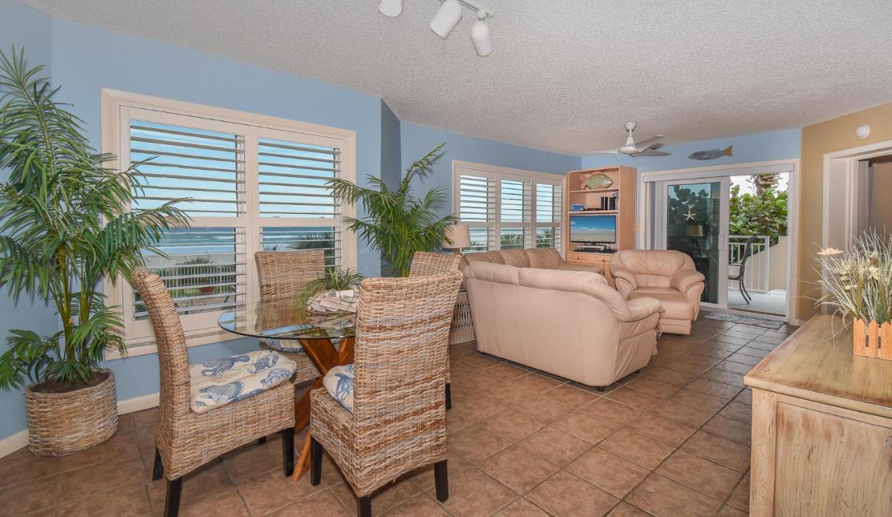 Beachfront Palm House - Walk Right Out To The Pool Access - Ph1b *