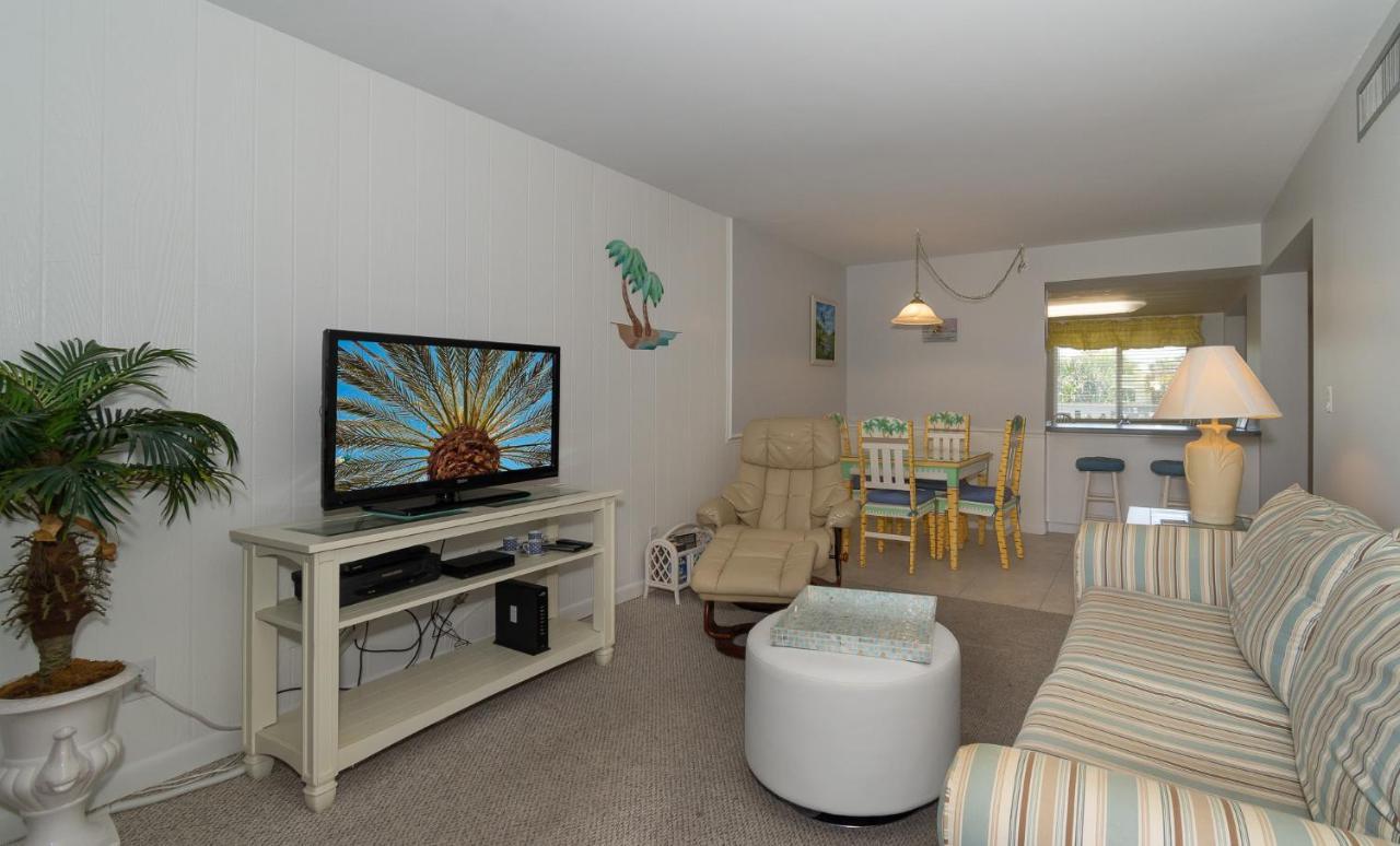 Apartment Ocean View Overlooks The Pool Ocean ~ Chateau By The Sea - 23b