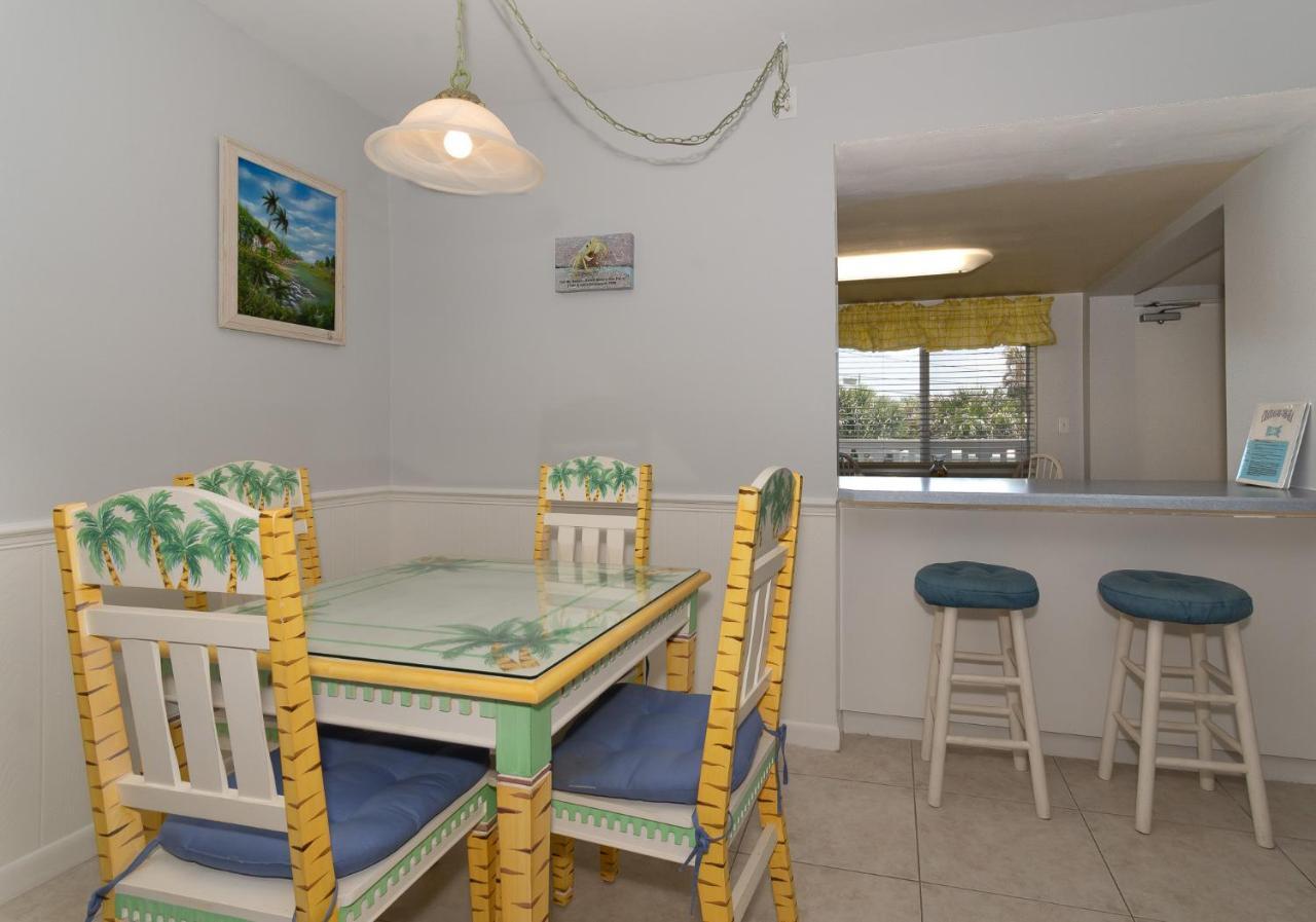Ocean View Overlooks The Pool Ocean ~ Chateau By The Sea - 23b New Smyrna Beach