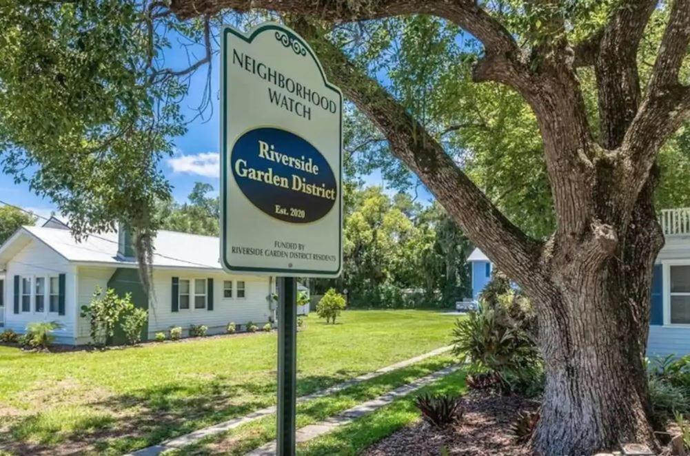 Holiday home Charming Carriage House Near Historic Canal Street Minutes To The *