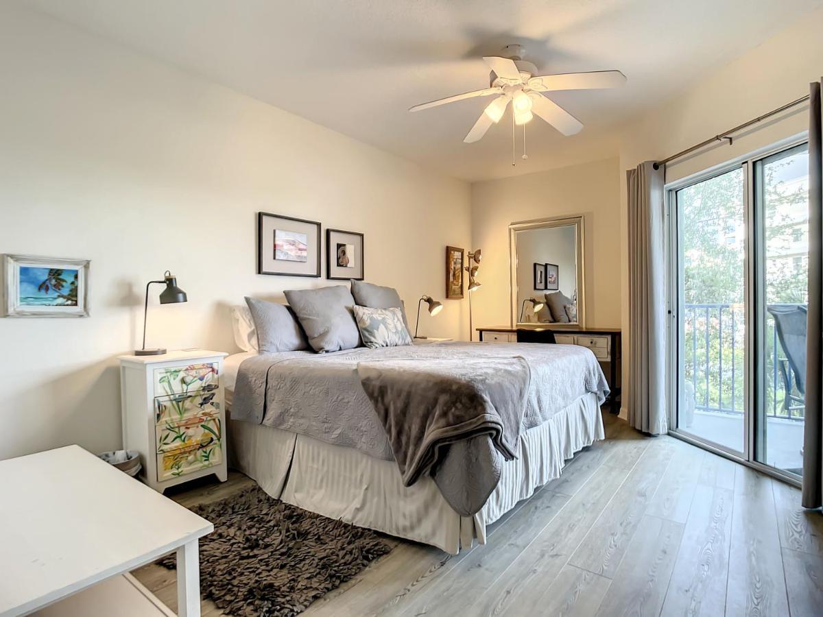 Apartment Take In These Beautiful Views Of The Ocean In Gorgeous 22 Condo. Ow1-302