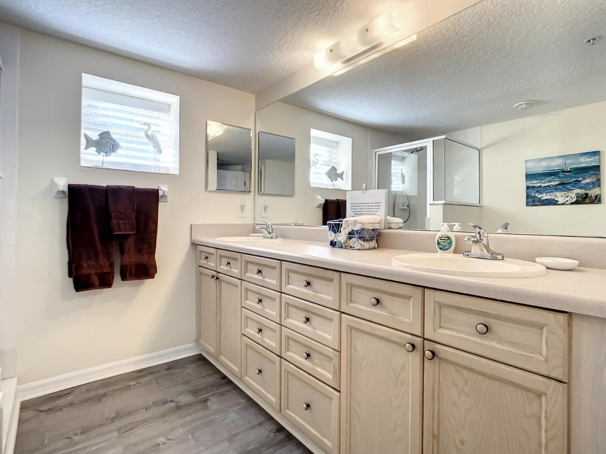 Gorgeous Oceanwalk On The Corner With Superb Views Of The Ocean. Ow1-201 * New Smyrna Beach