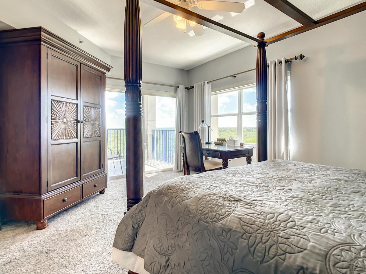 Stunning 32 Corner Unit On The Atlantic. Ow10-401
