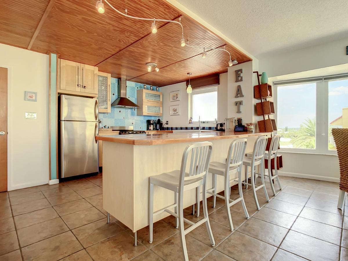 Apartment Sea Forever Beachfront Golden Arms 501 ~ Walk To Shopping Dining Night Life On Flagler Ave. New Smyrna Beach