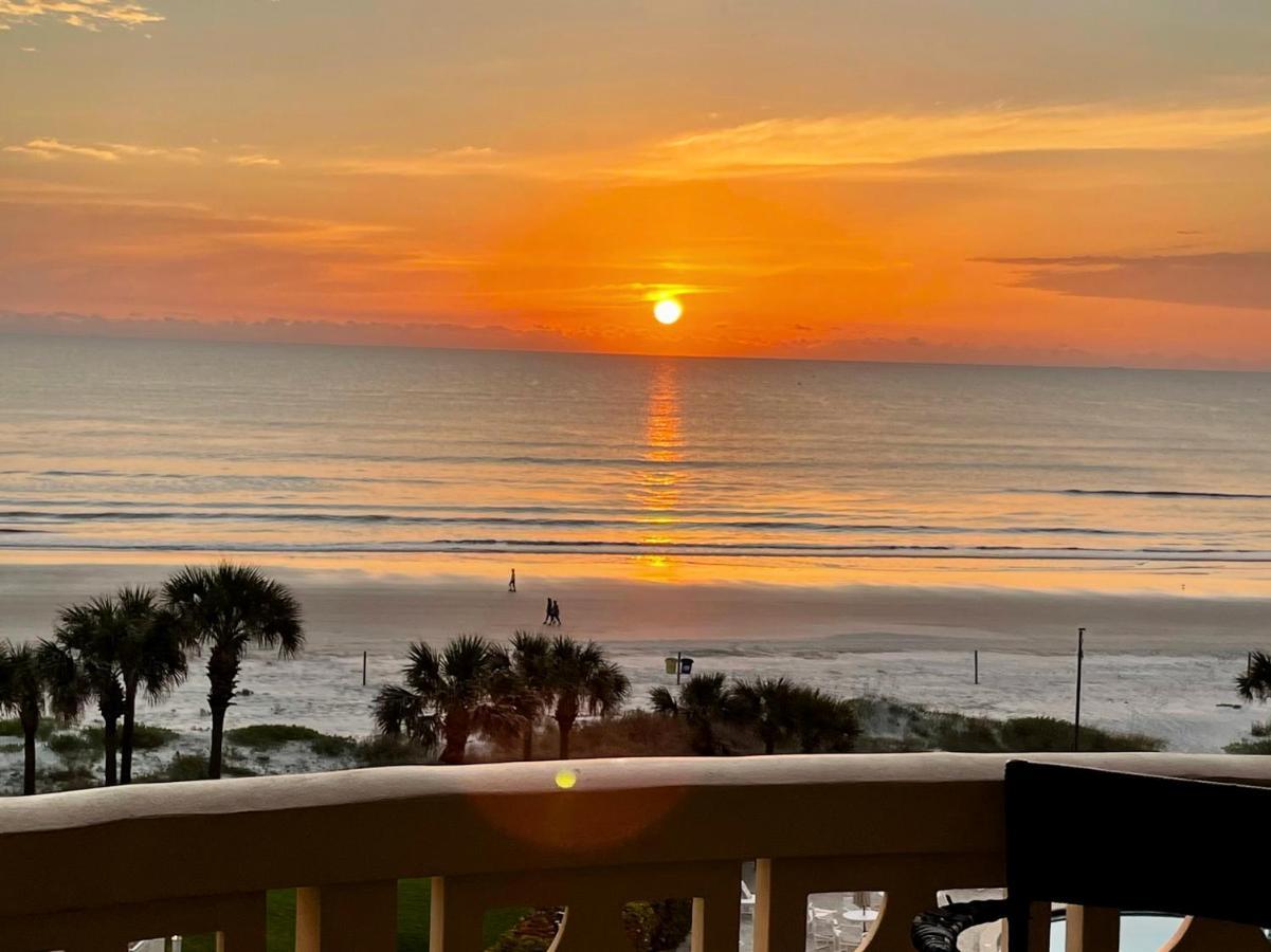 Apartment Sea Forever Beachfront Golden Arms 501 ~ Walk To Shopping Dining Night Life On Flagler Ave. New Smyrna Beach