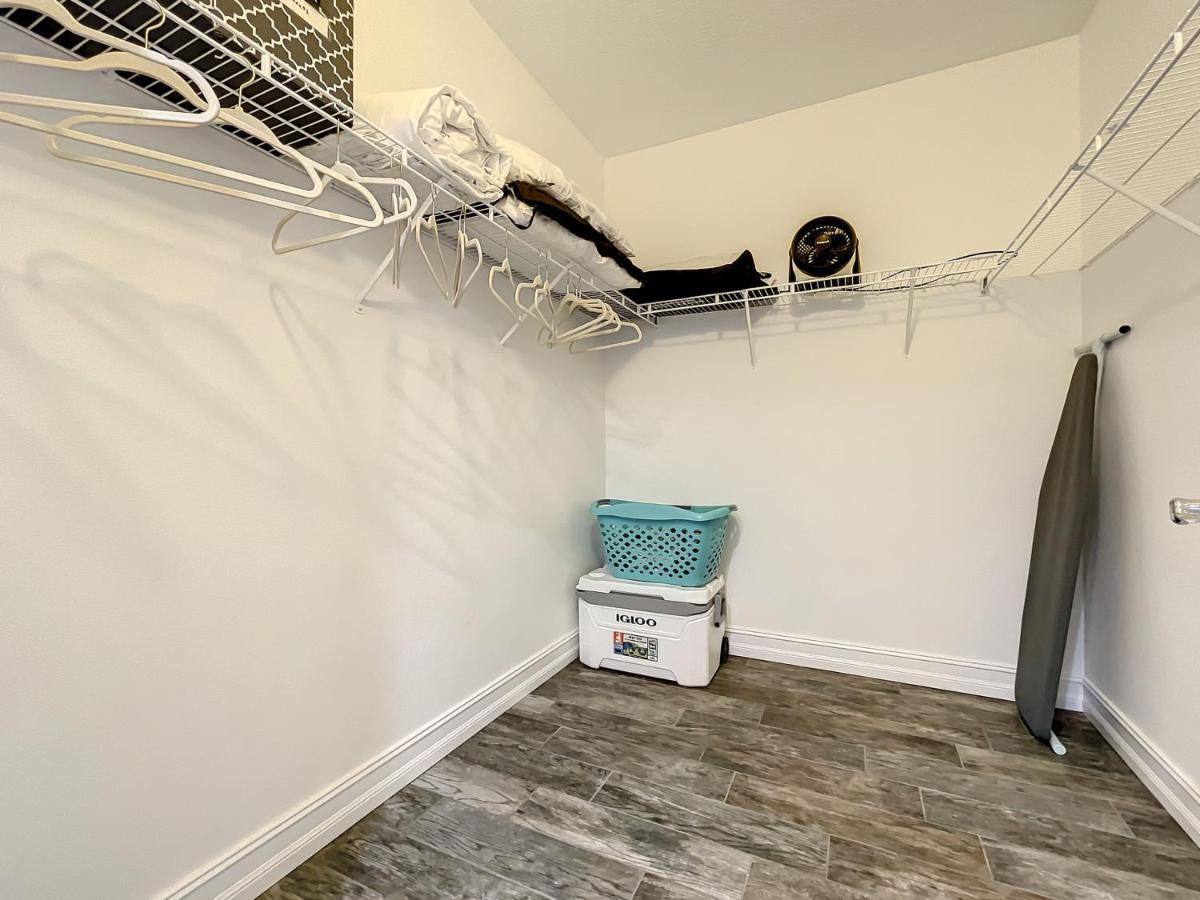 Apartment Delightful Modern Coastal Themed 32 In Oceanwalk. ~ow3-303
