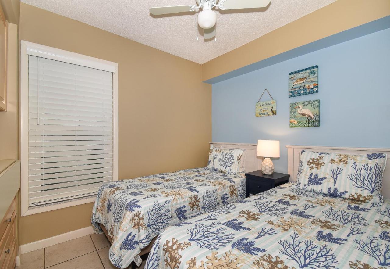 Beachfront Palm House - Walk Right Out To The Pool Access - Ph1b *