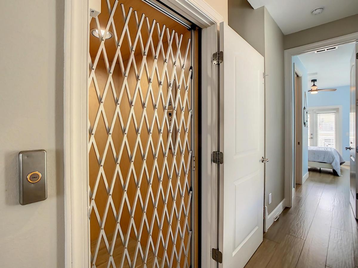 Hip Nautic ~ Luxury Beachfront With Pool - Car Free - 4071h Holiday home New Smyrna Beach