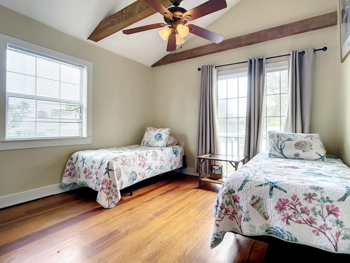 Holiday home Charming Carriage House Near Historic Canal Street Minutes To The *