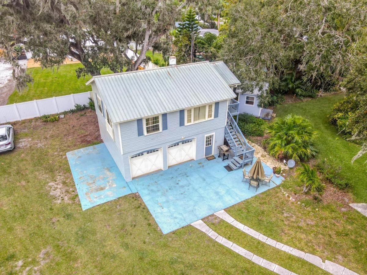 Charming Carriage House Near Historic Canal Street Minutes To The Holiday home New Smyrna Beach