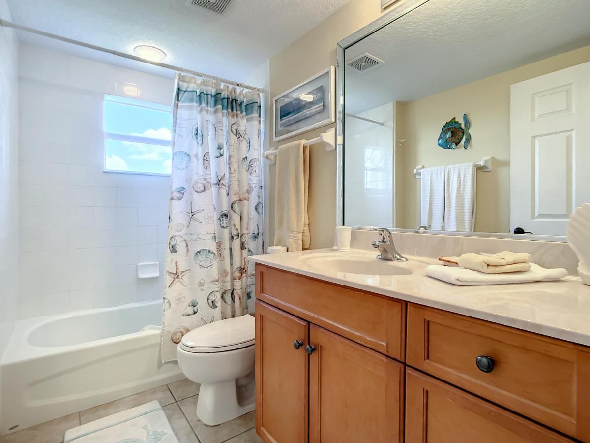 Stunning 32 Corner Unit On The Atlantic. Ow10-401 *
