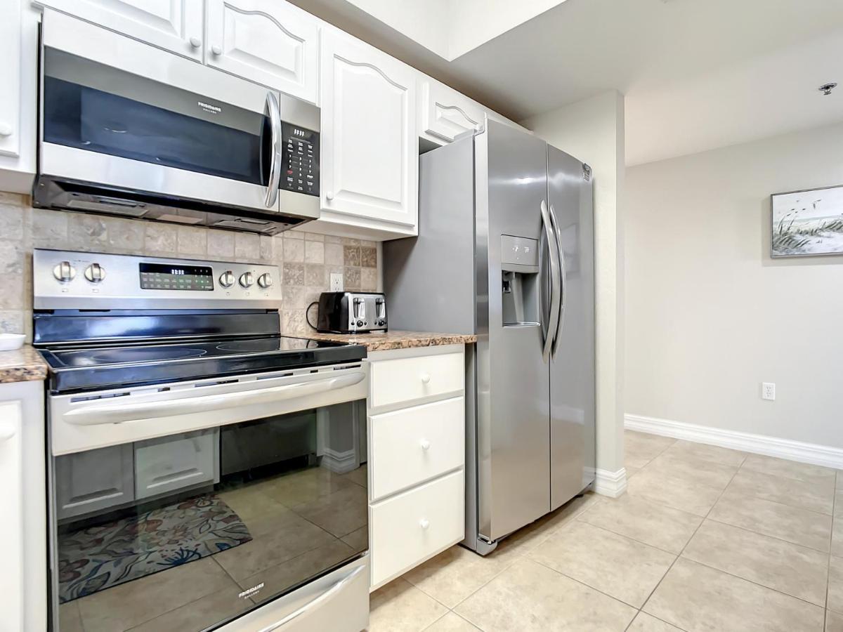 Set Sail In Beautiful Coastal Themed 32 With Gorgeous Ocean Views Ow13-305