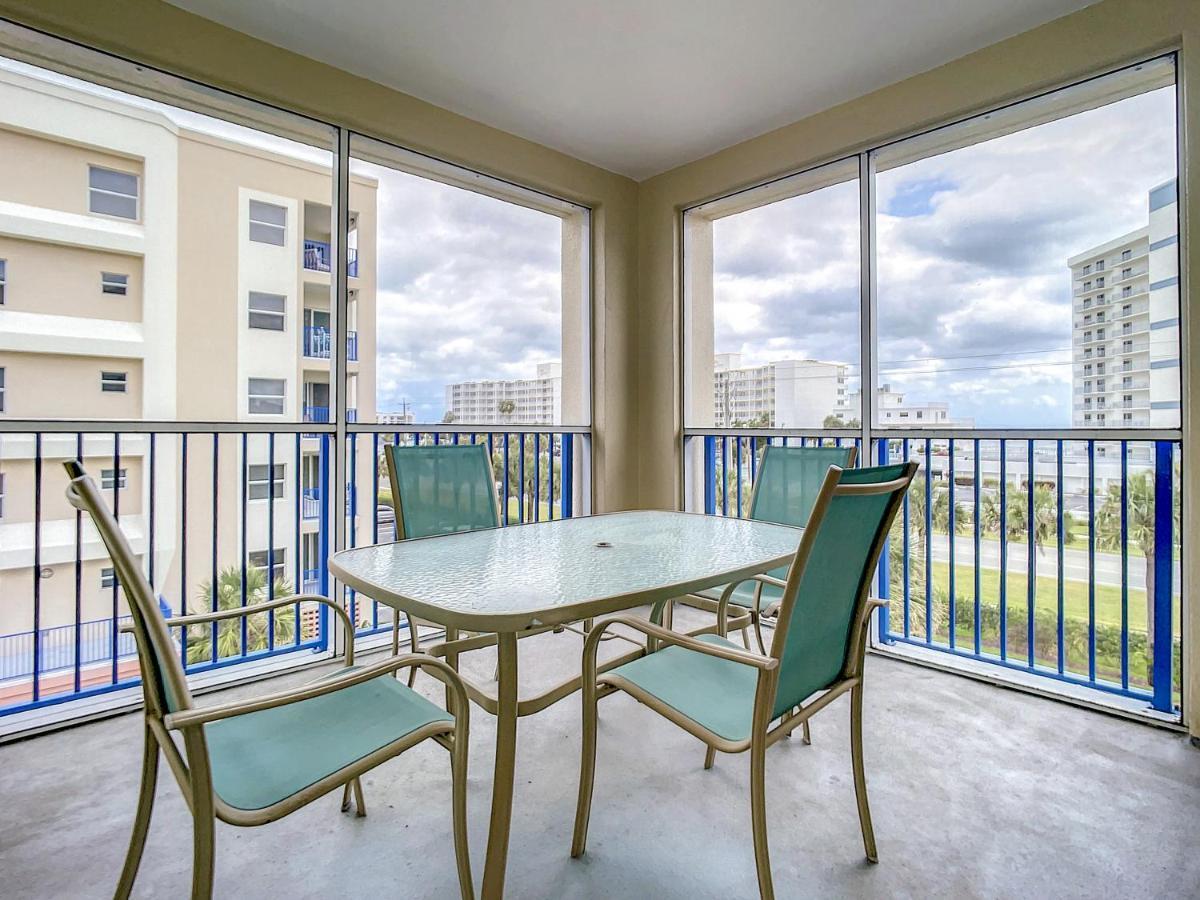 Beautiful 3 Bedroom 2 Bath With Breath Taking Views Of The Ocean. Ow1-407 *