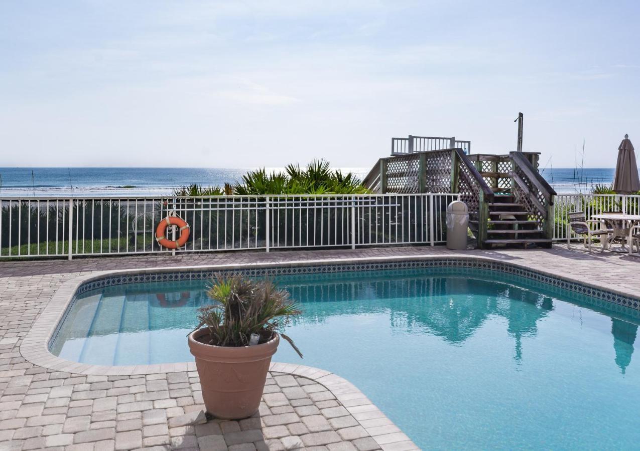 Beachfront Palm House - Walk Right Out To The Pool Access - Ph1b Apartment *