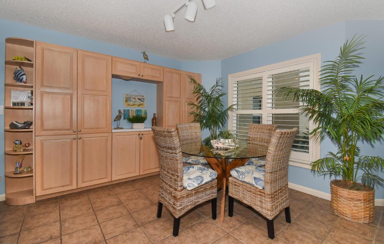 Beachfront Palm House - Walk Right Out To The Pool Access - Ph1b Apartment New Smyrna Beach